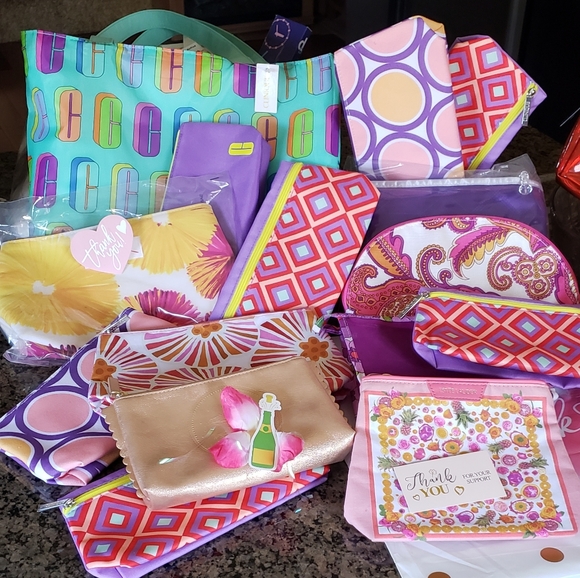 Lips💋Makeup Facial Body Hair Headbands Candles Rae Dunn Treasure Hunt New - Picture 14 of 17